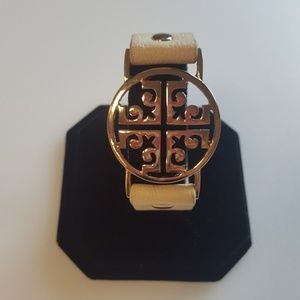 Medallion charm beige faux leather bracelet